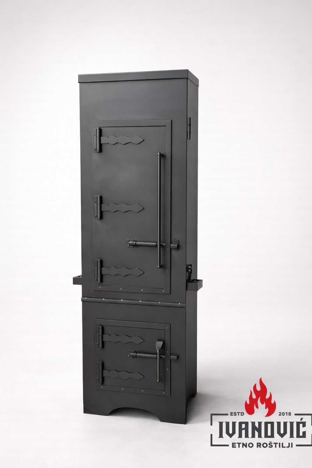 Titan smoker
